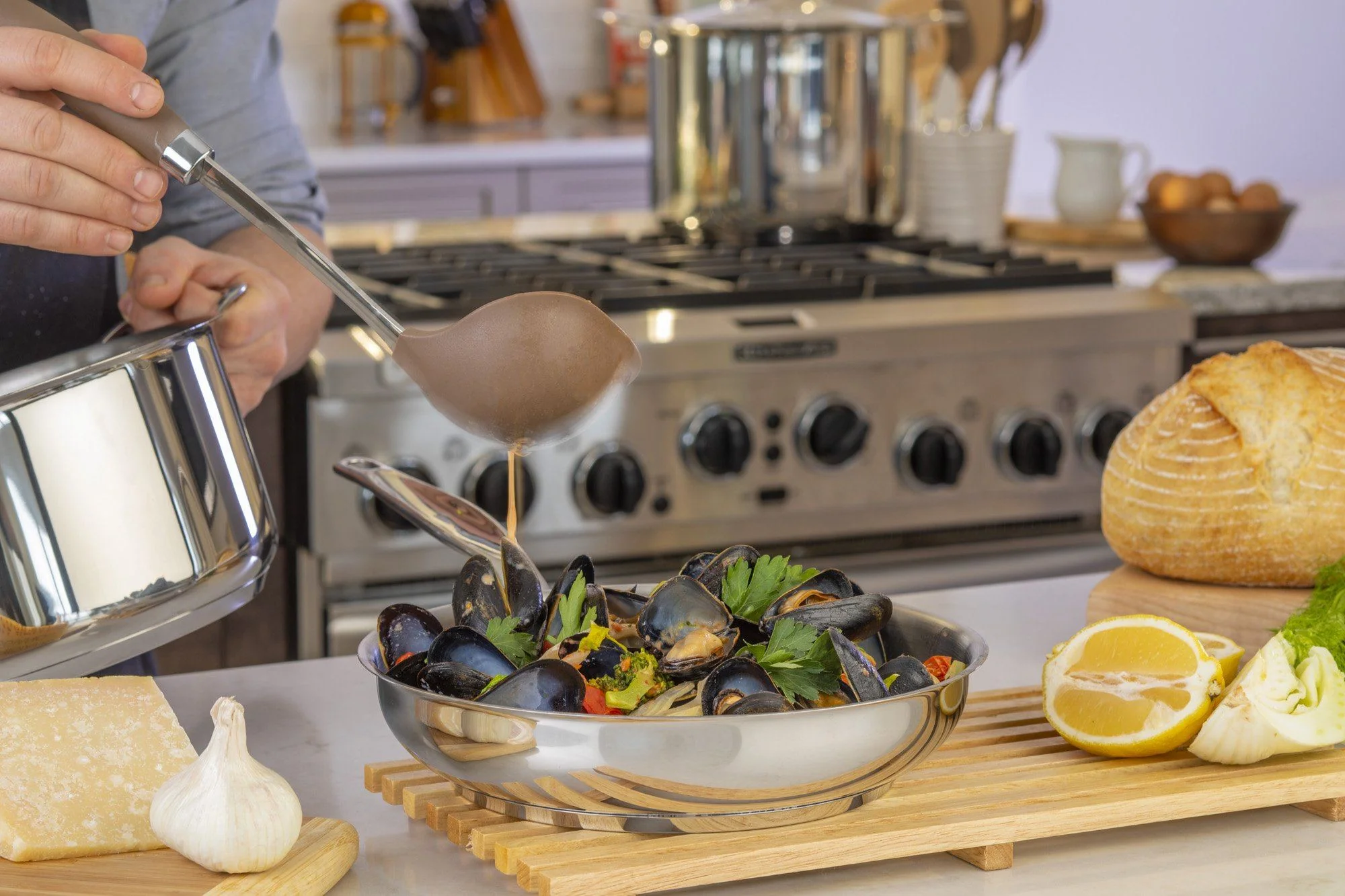 Meyer Confederation Stainless Steel Cookware Set, 11-Piece, Made in Canada - Image 5