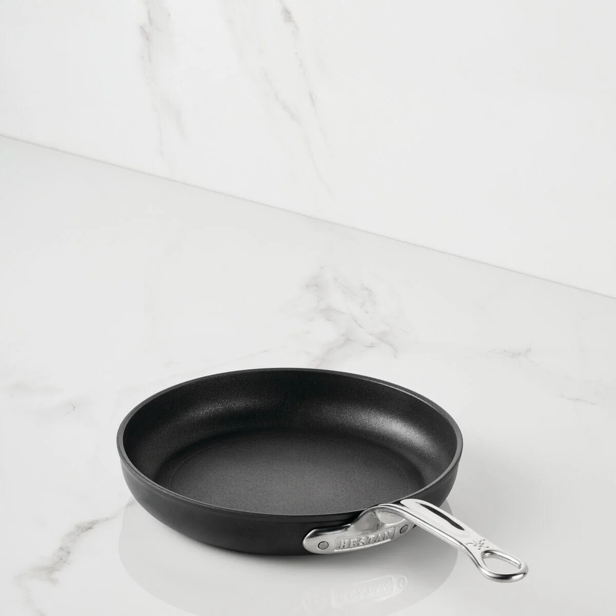 Hestan TITUM® Fusion 9.5" Nonstick Skillet - Image 4