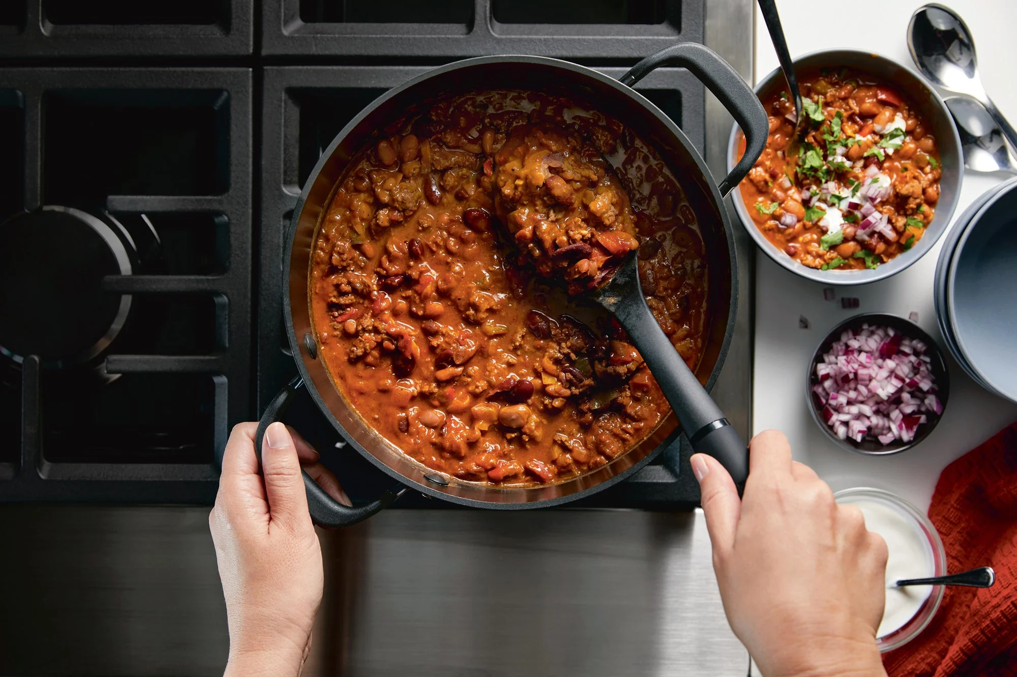 KitchenAid Hard Anodized Nonstick Stockpot with Lid, 8-Quart, Onyx Black - Image 5