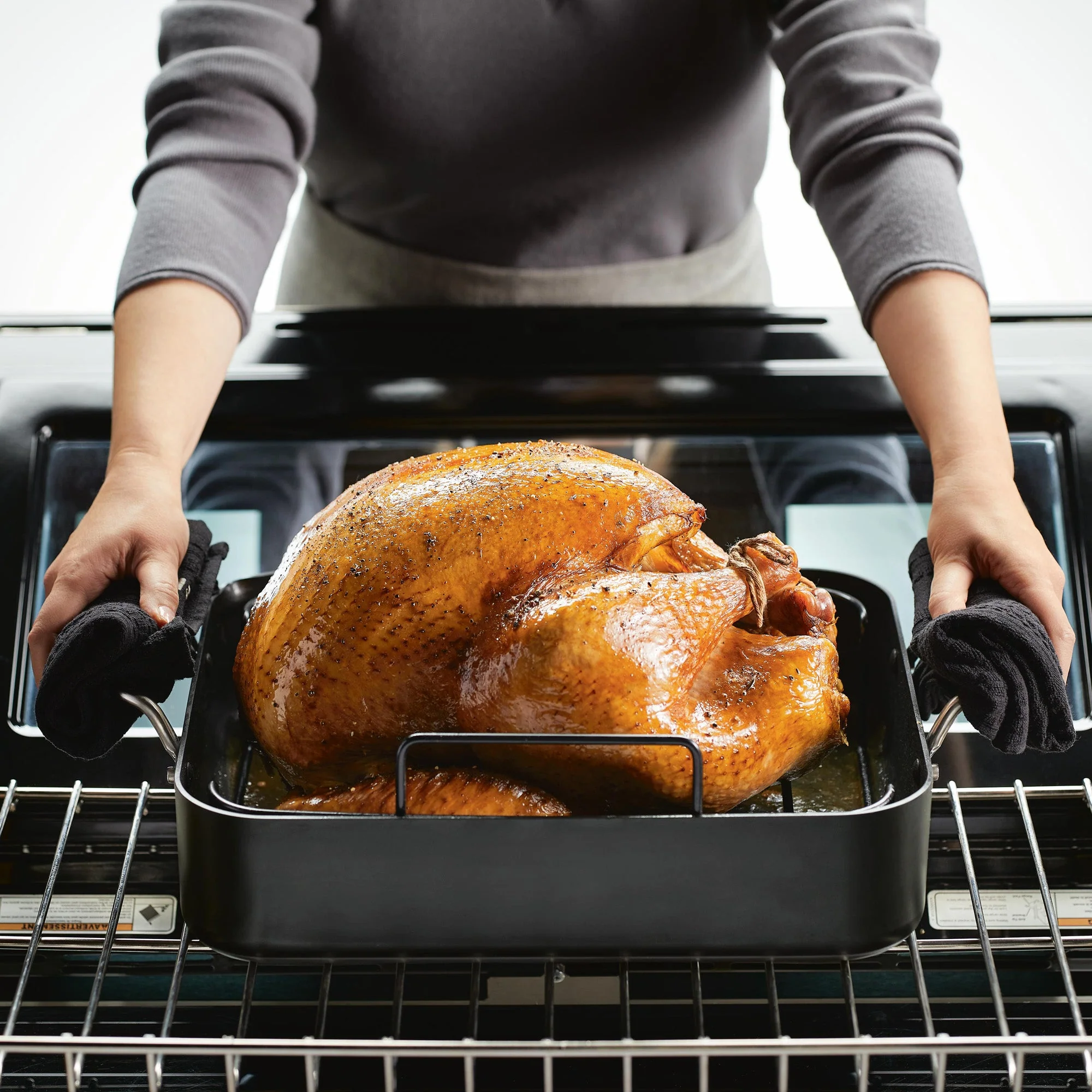 KitchenAid Hard Anodized Roaster with Removable Nonstick Rack, 13-Inch x 15.75-Inch, Matte Black - Image 3