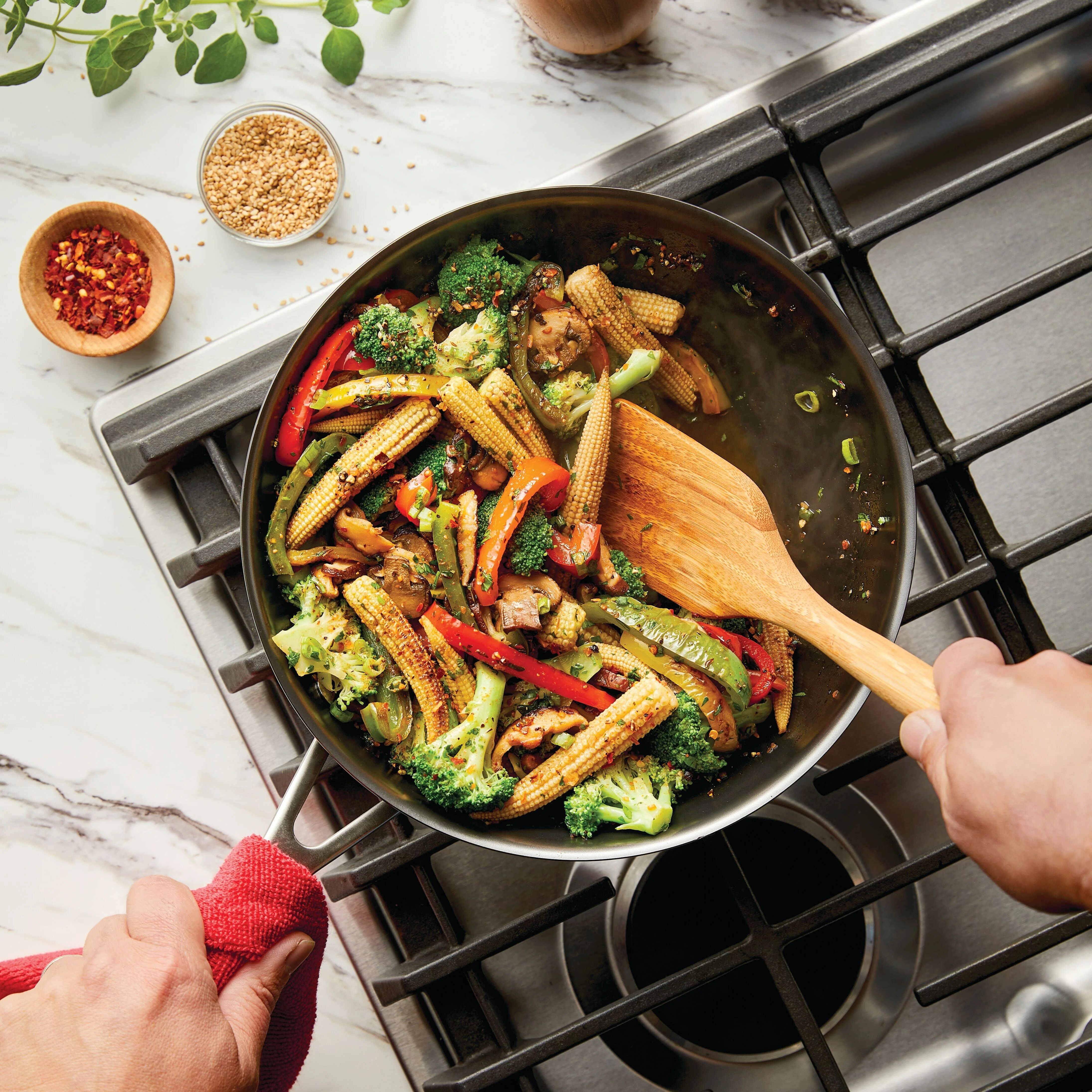 KitchenAid Nitro Carbon Steel 10"/25cm Stir Fry Gray - Image 4