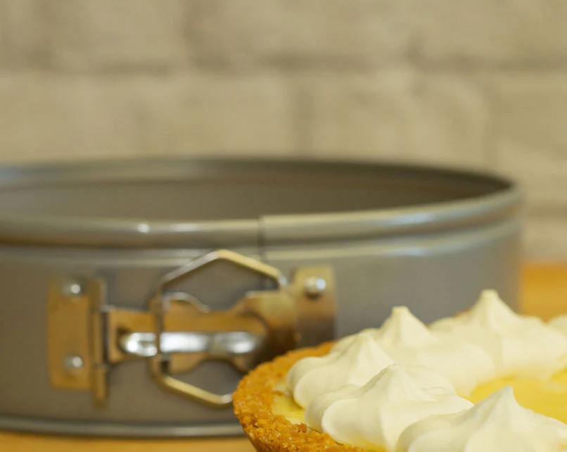 Meyer BakeMaster NonStick 9" Springform Pan - Image 3