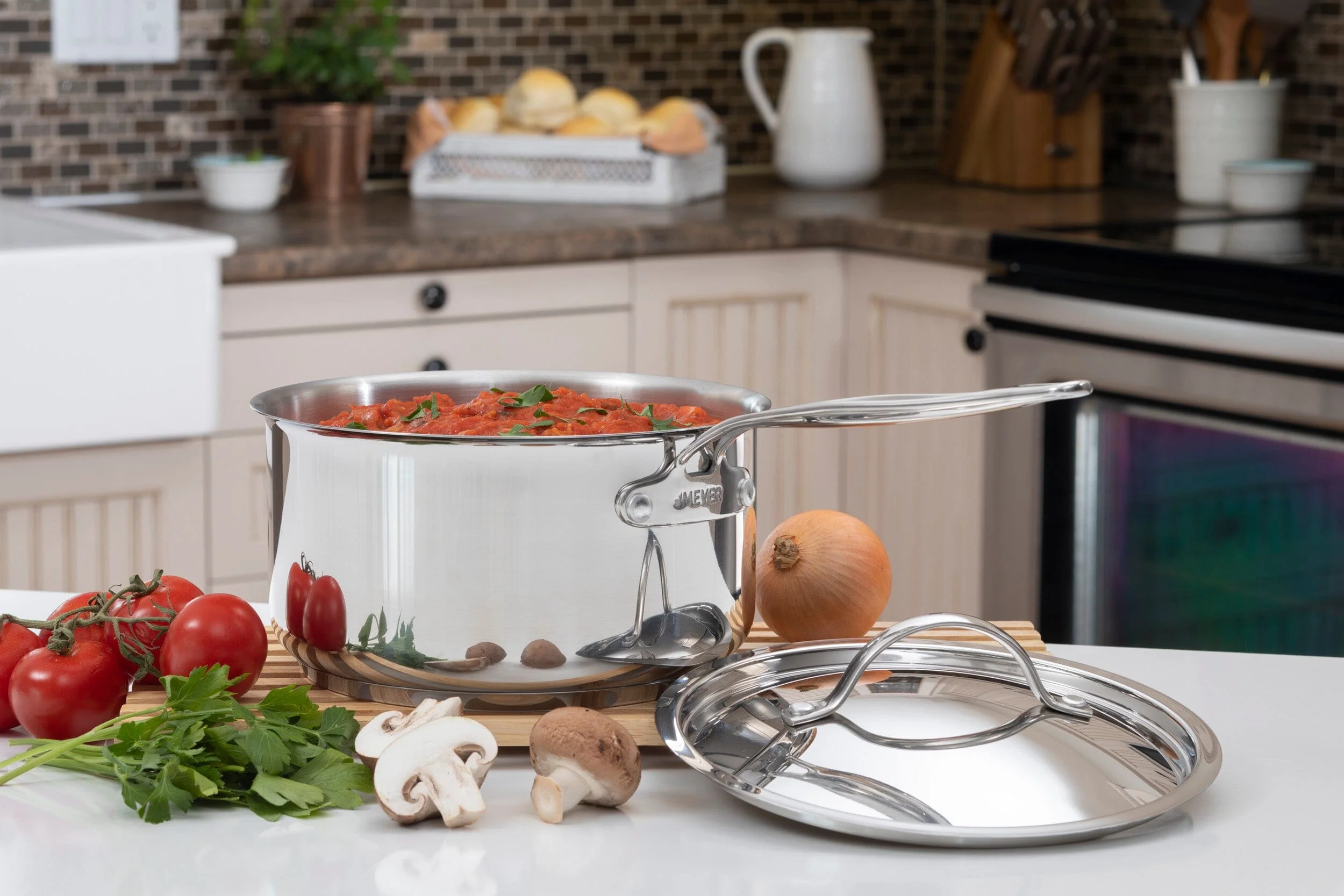 Meyer Confederation Stainless Steel Cookware Set, 8-Piece, Made in Canada - Image 3
